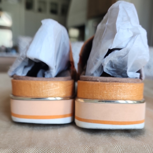 Vionic Brandie Wedge Orange Sandals Comfortable Modern Design - Picture 4 of 6